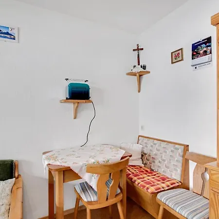 Holzner Klein Apartment *
